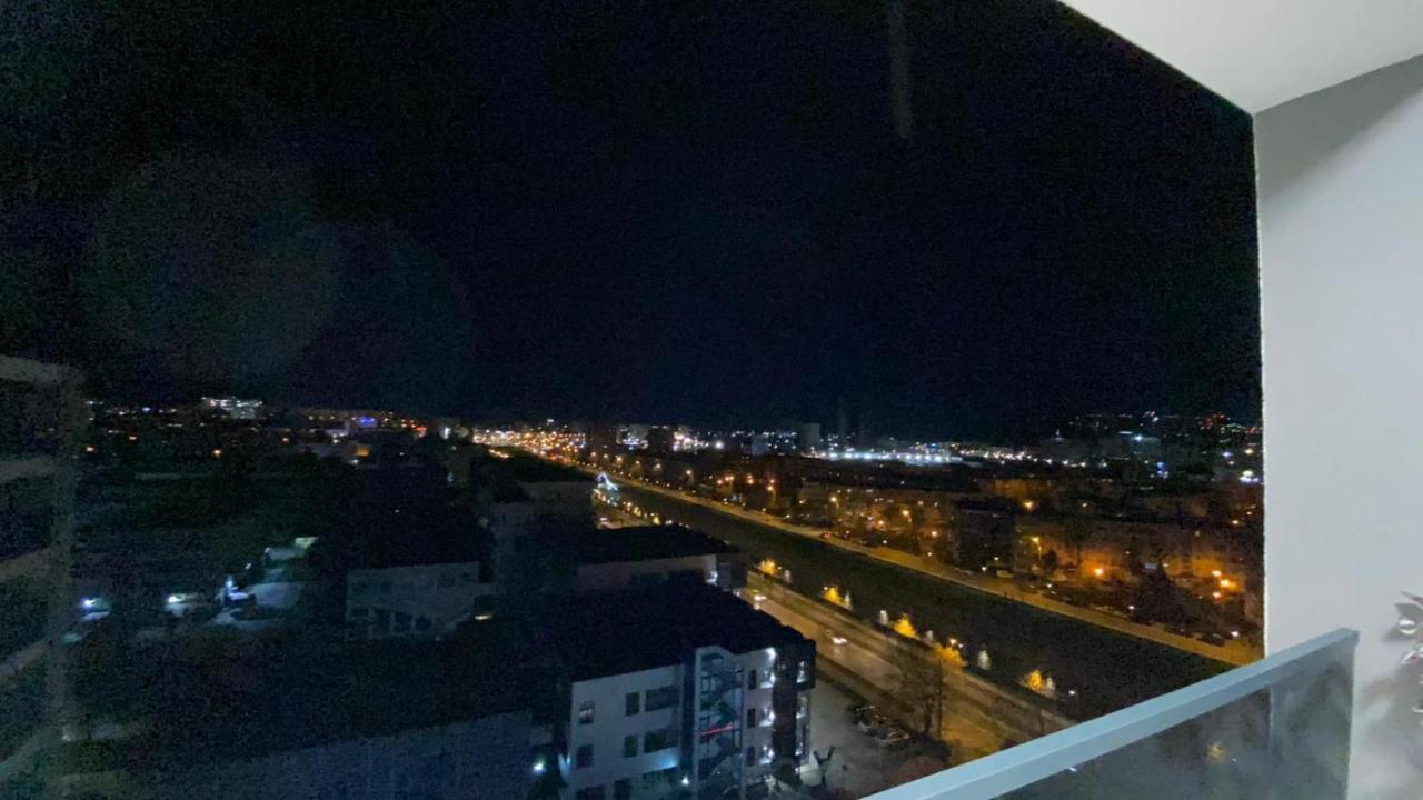 Palas Mall Apartment Q Residence Iasi Eksteriør billede